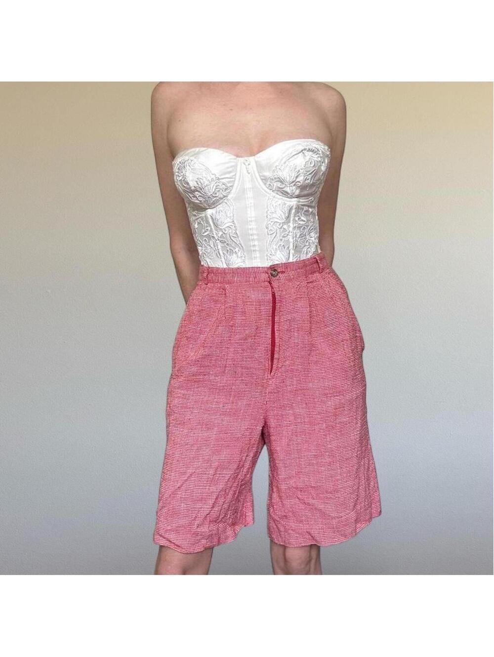 Vintage 80s Doncaster red houndstooth shorts. Size xs/s